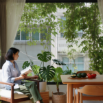 Los Humanos No Estaban Hechos para Vivir en Junglas de Concreto: Por Qué el Diseño Biófilo es Medicina para la Vida Moderna — Su Impacto en tu Hogar y tu Dieta